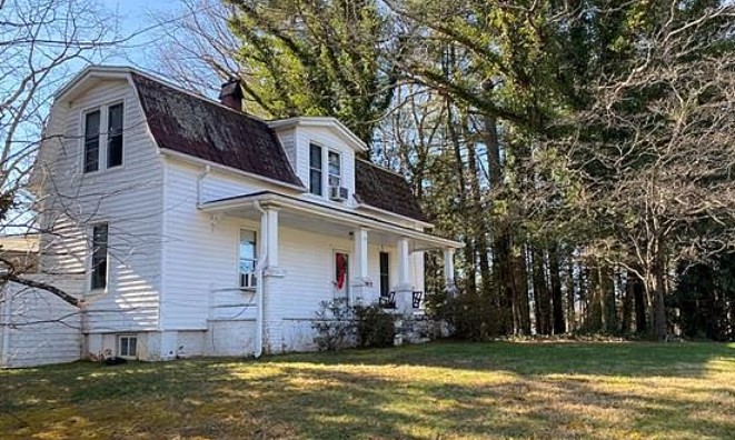 1352 Dana Rd, Hendersonville, NC 28792 $185,000