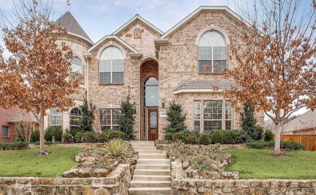 A house at 830 Cedarbluff Dr, Rockwall, TX 75087
