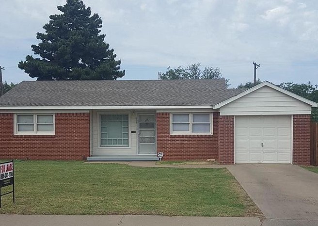 A house for rent at 135 N Goliad St, Amarillo, TX 79106