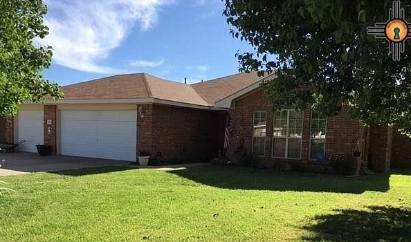 A single family house at 124 Wilmington Cir, Clovis, NM 88101
